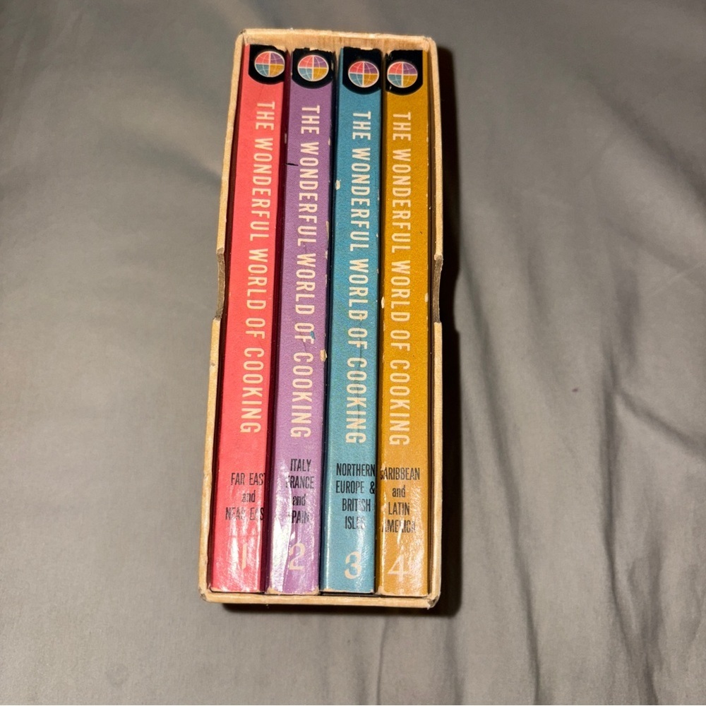 The Wonderful World of Cooking 4 Volume Vintage Cookbook Set 1960s - Picture 3 of 3